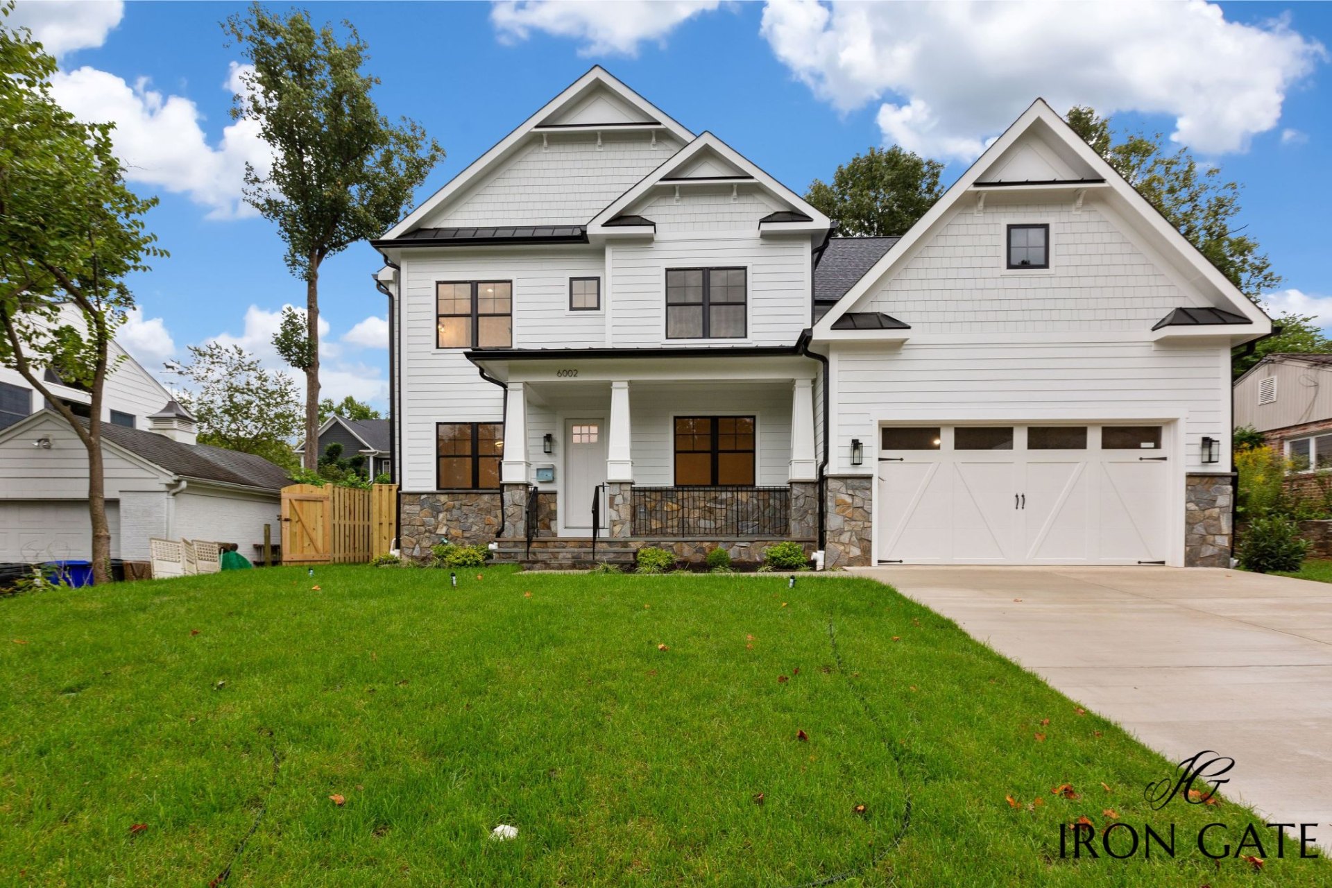 Contemporary estate exterior front